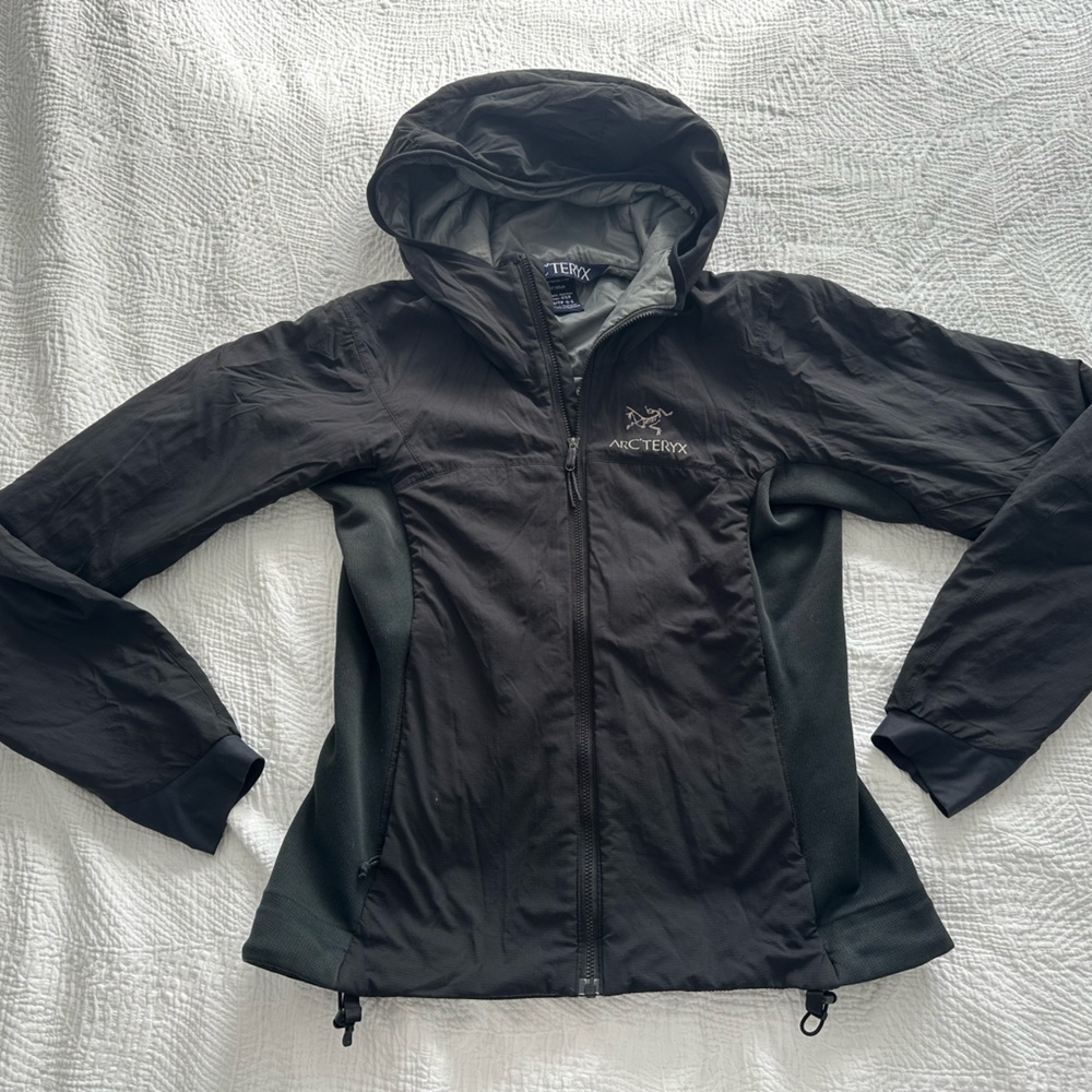 Arc’teryx atom lt hoodie jacket
